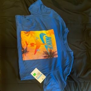 Men’s Nike shirt. Size M